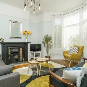  Holiday home House For Families Or Groups Near Centre